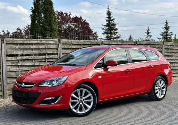 Opel Astra cena 23300 przebieg: 210000, rok produkcji 2012 z Pniewy małe 466